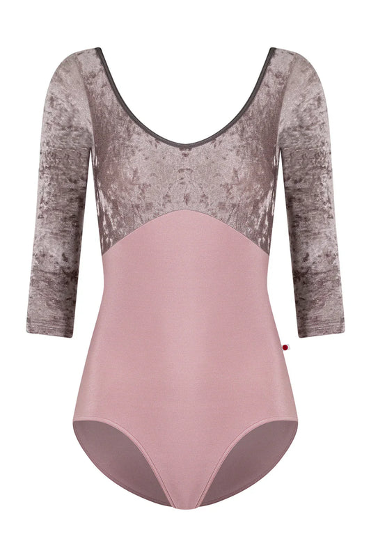 Yumiko Anna Leotard in Magic and Phantom